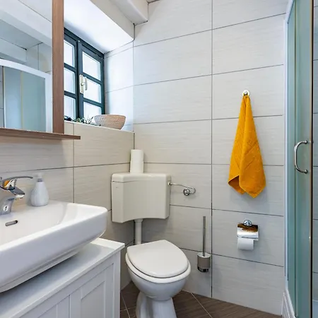 Yellow House Apartment