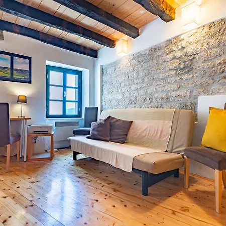 Yellow House Apartment